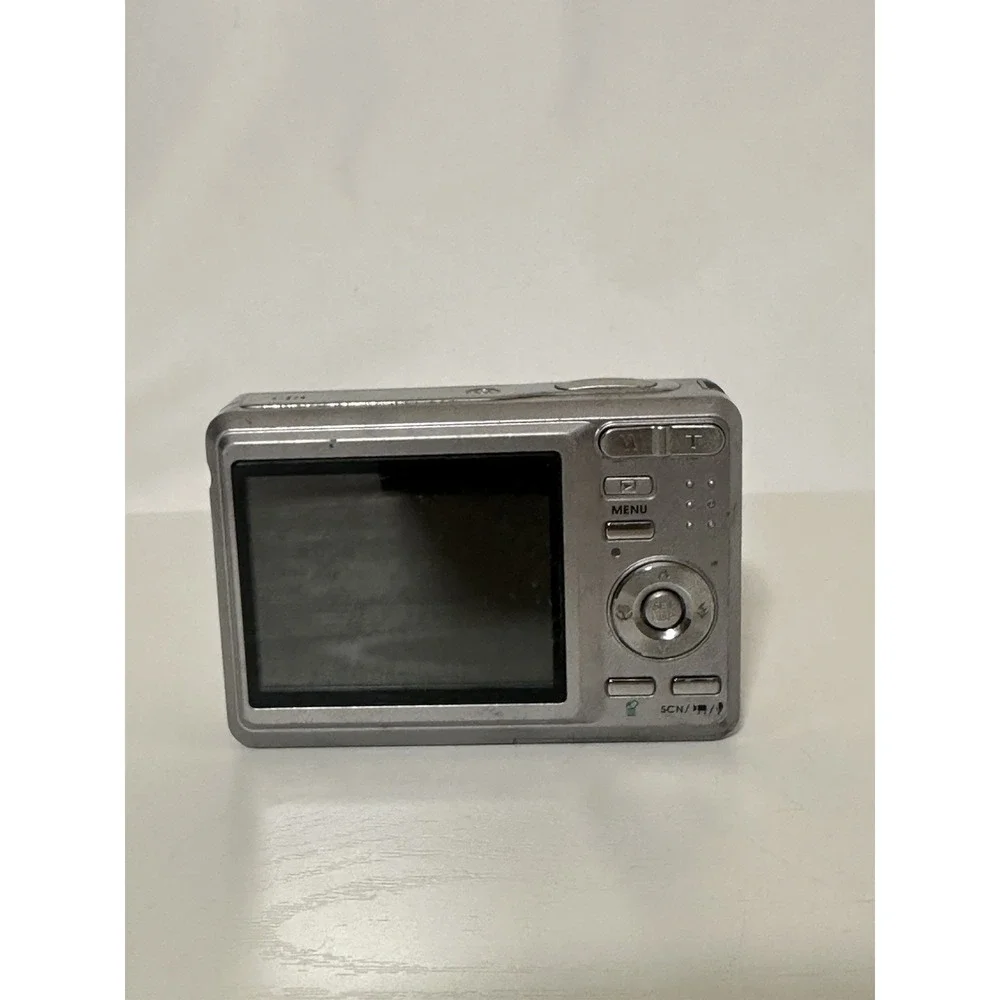 Praktica DCZ 5.8 digital camera For Parts